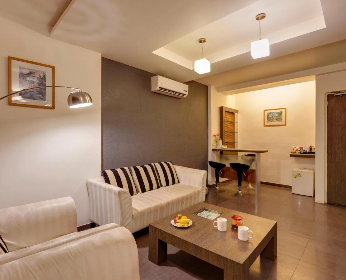 Regenta Place Raysons Kolhapur Exteriör bild