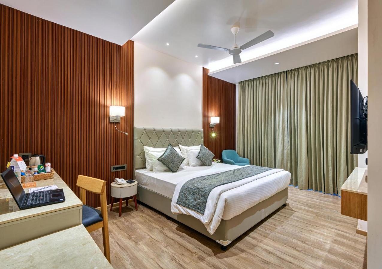 Regenta Place Raysons Kolhapur Exteriör bild