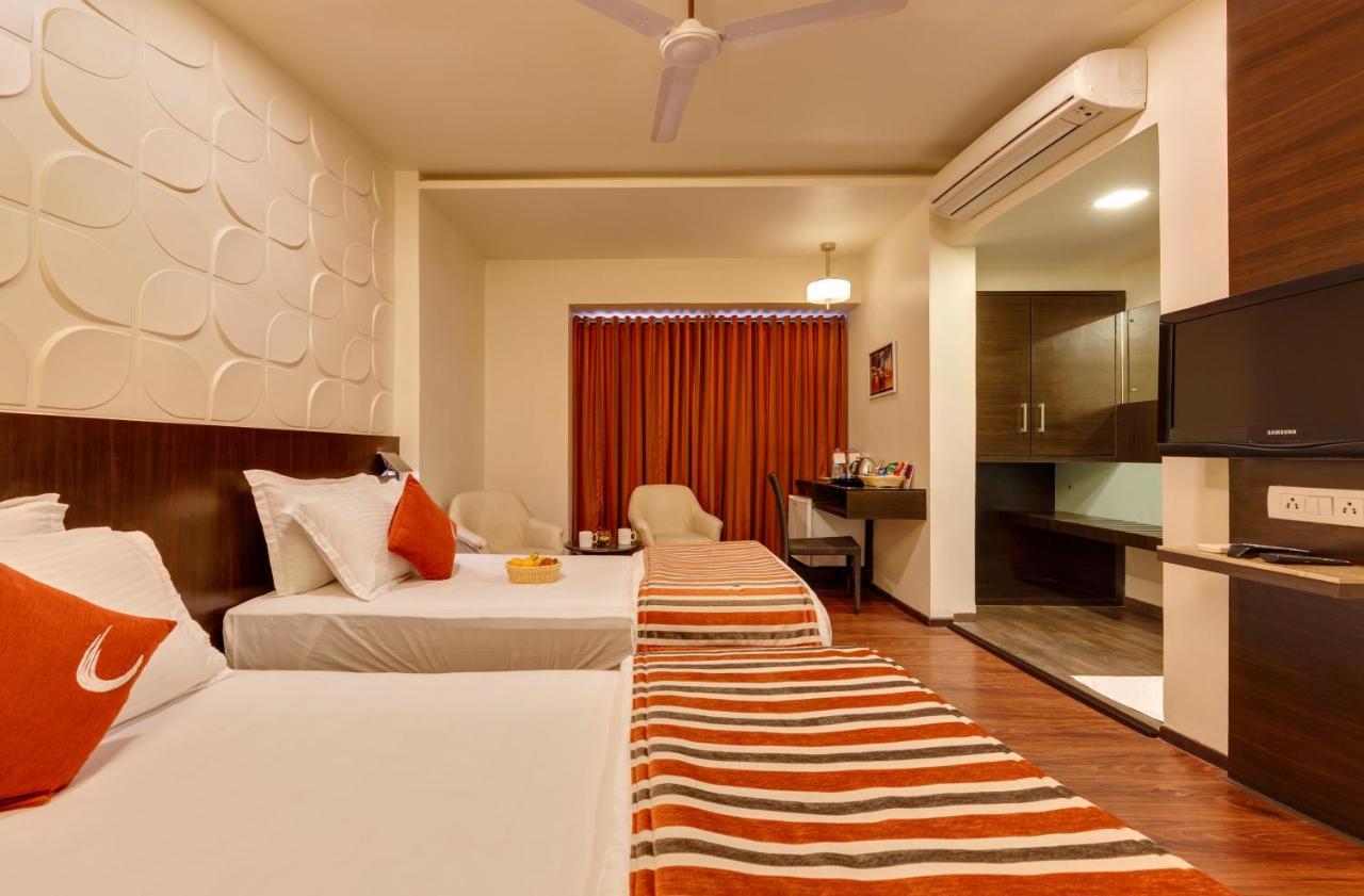 Regenta Place Raysons Kolhapur Exteriör bild