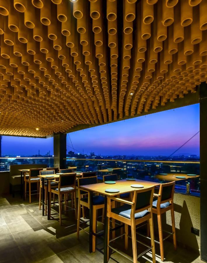 Regenta Place Raysons Kolhapur Exteriör bild