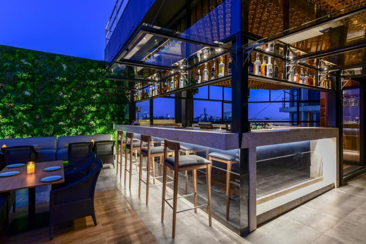 Regenta Place Raysons Kolhapur Exteriör bild