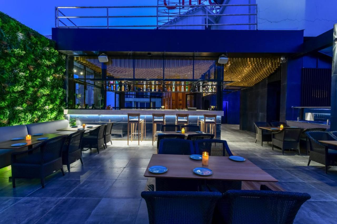 Regenta Place Raysons Kolhapur Exteriör bild