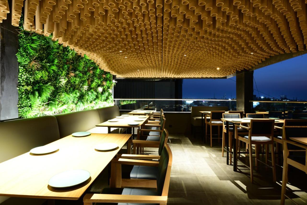 Regenta Place Raysons Kolhapur Exteriör bild